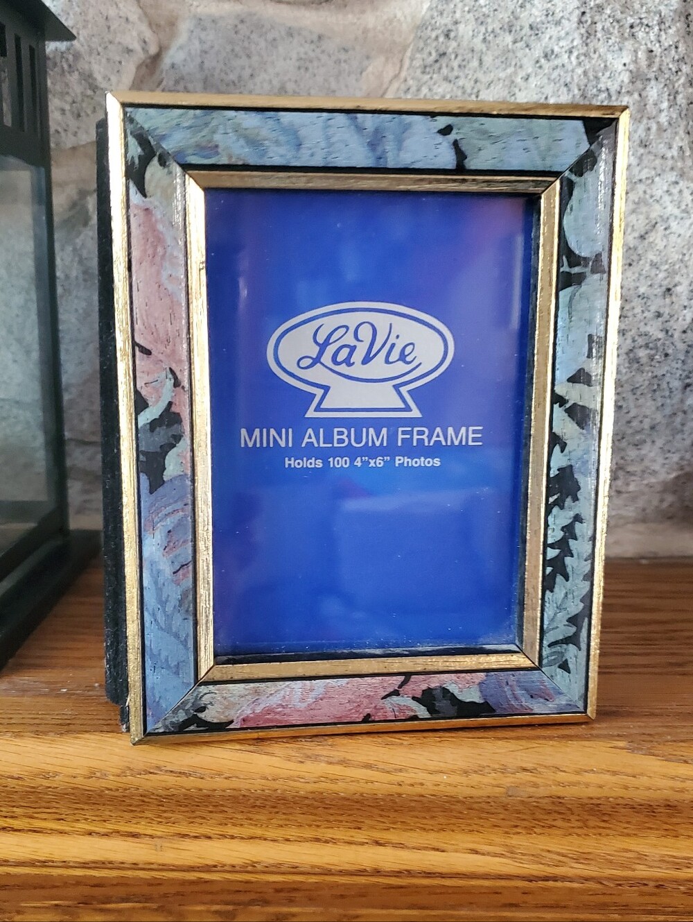 LaVie Mini Album Frame holds 100 4"x6" photos